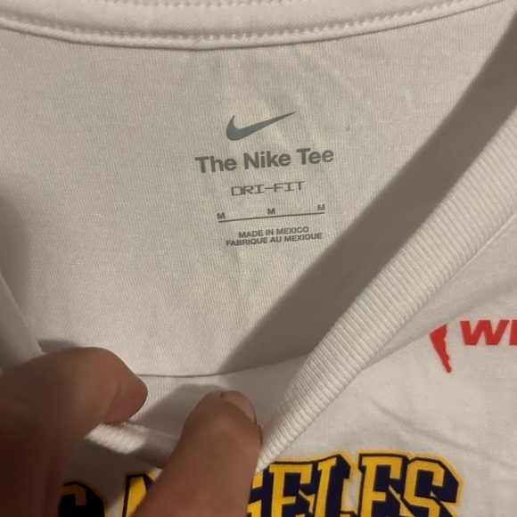 Nike top - Picture 2 of 5